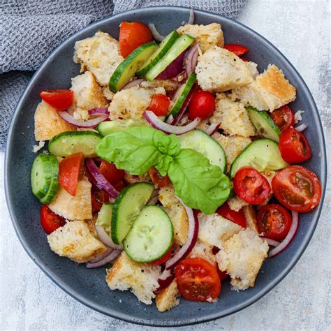 How many calories are in italian panzanella - calories, carbs, nutrition