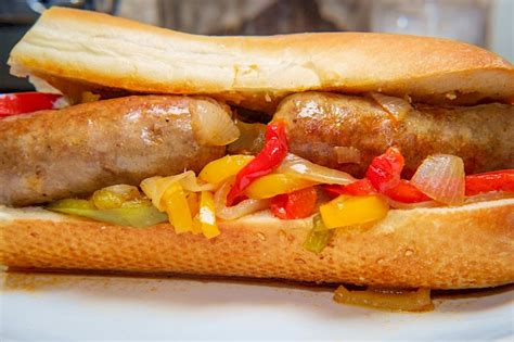 How many calories are in italian sausage and peppers sandwich - calories, carbs, nutrition