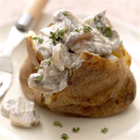 How many calories are in jacket potato topping - creamy garlic mushrooms - calories, carbs, nutrition