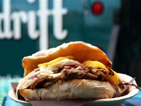 How many calories are in jerk chicken sandwich on italian - calories, carbs, nutrition