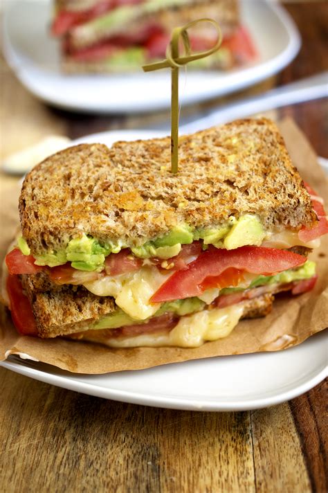 How many calories are in johnny fontain''s california grilled cheese - calories, carbs, nutrition