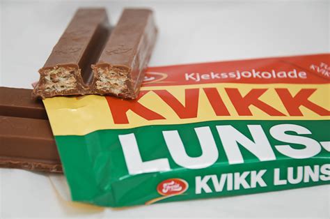 How many calories are in kvikk lunsj - calories, carbs, nutrition