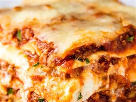 How many calories are in lasagna with meat sauce - calories, carbs, nutrition