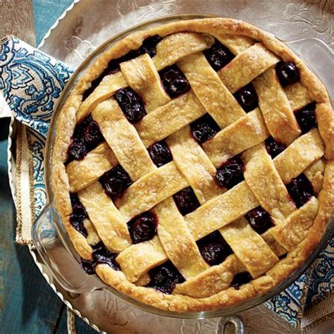 How many calories are in lattice top blueberry pie - calories, carbs, nutrition