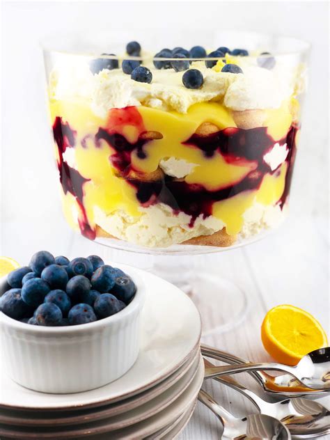 How many calories are in lemon berry trifle - calories, carbs, nutrition