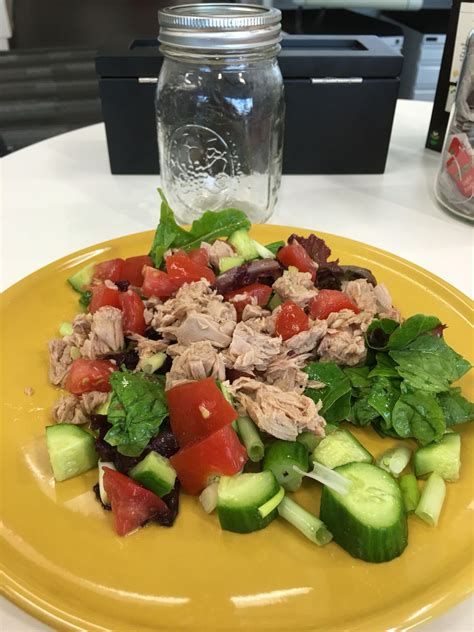 How many calories are in light tuna italian salad - calories, carbs, nutrition