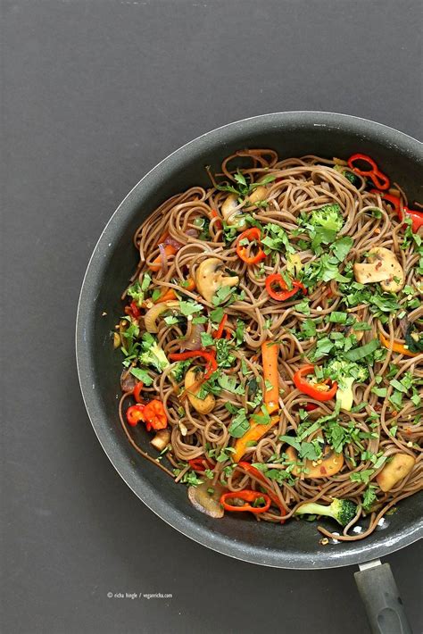 How many calories are in lo mein noodles, vegan - calories, carbs, nutrition