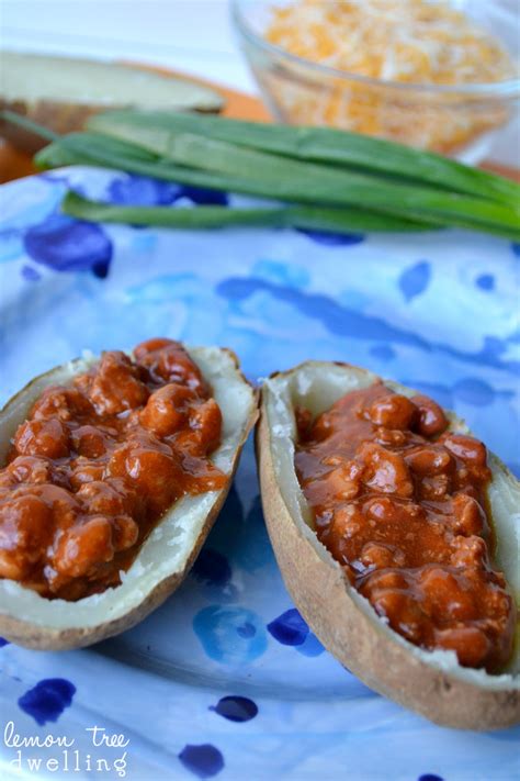 How many calories are in loaded chili cheese potato skins (1) - calories, carbs, nutrition