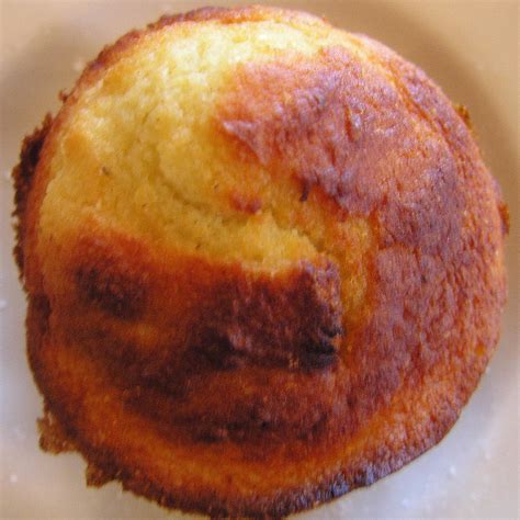 How many calories are in low fat corn muffin - calories, carbs, nutrition