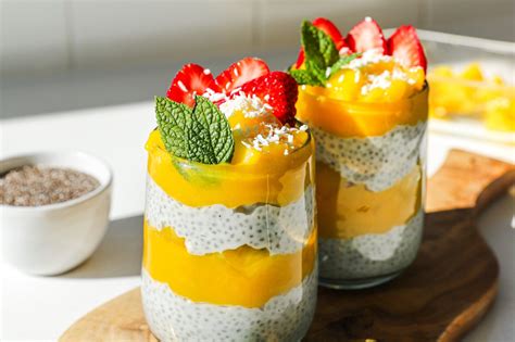 How many calories are in mango pineapple coconut parfait (18383.1) - calories, carbs, nutrition