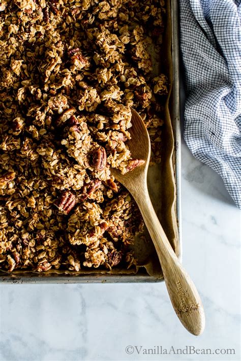 How many calories are in maple pecan granola - calories, carbs, nutrition