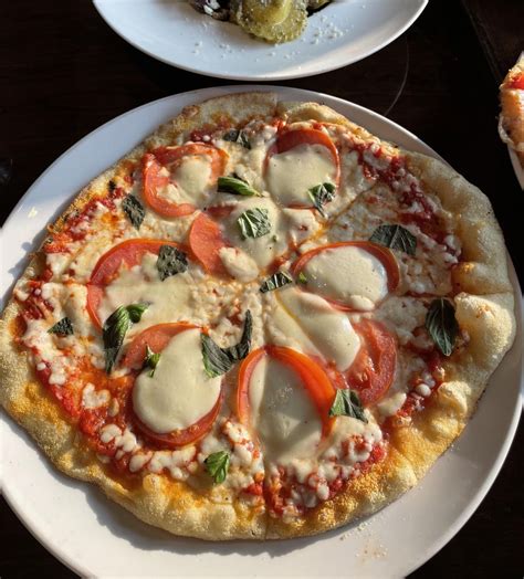 How many calories are in margherita pizzette - calories, carbs, nutrition