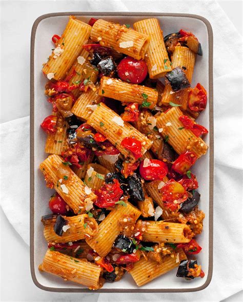 How many calories are in marinated tomato and eggplant pasta - calories, carbs, nutrition