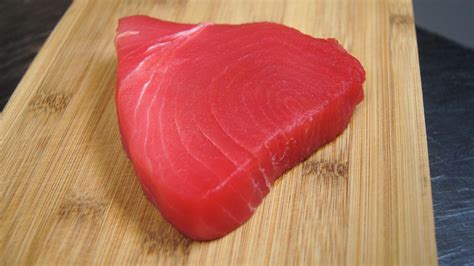 How many calories are in marinated yellow fin ahi tuna - calories, carbs, nutrition