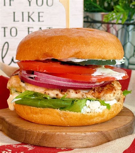 How many calories are in mediterranean chicken sandwich - calories, carbs, nutrition