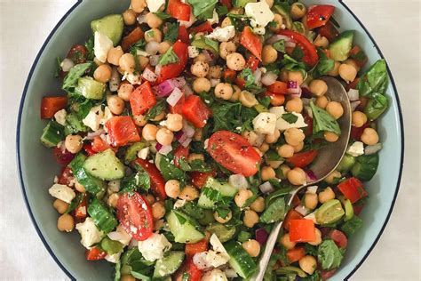 How many calories are in mediterranean deli chickpea salad - calories, carbs, nutrition