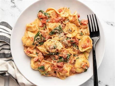 How many calories are in mediterranean deli tortellini - calories, carbs, nutrition