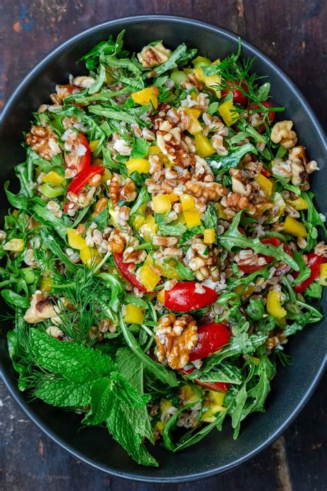 How many calories are in mediterranean farro salad - calories, carbs, nutrition