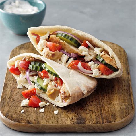 How many calories are in mediterranean grilled chicken pita - calories, carbs, nutrition