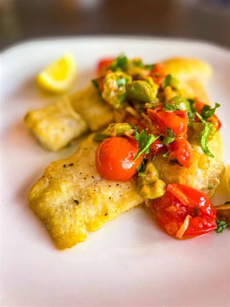 How many calories are in mediterranean pollock & romesco sauce - calories, carbs, nutrition