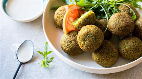 How many calories are in middle eastern falafel - calories, carbs, nutrition