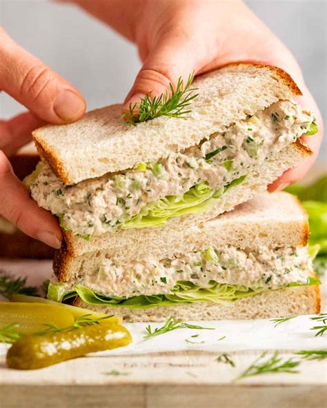 How many calories are in mindful lemon tarragon tuna sandwich - calories, carbs, nutrition