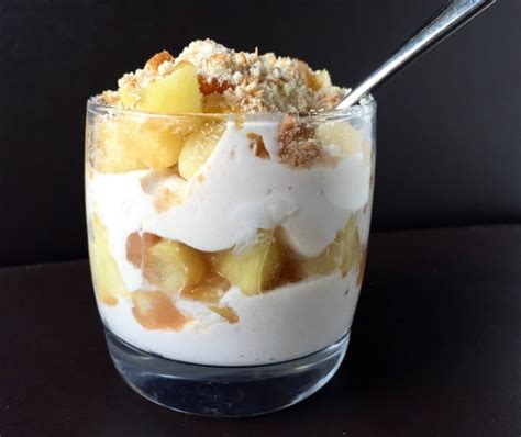 How many calories are in mini apple pie yogurt parfait - calories, carbs, nutrition
