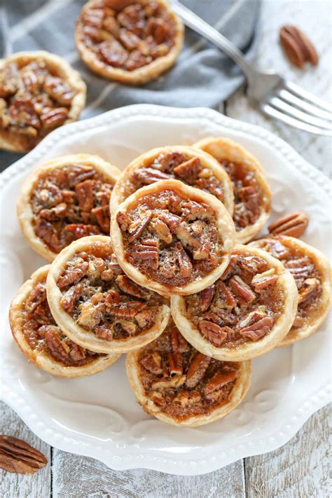 How many calories are in mini pecan pie - calories, carbs, nutrition