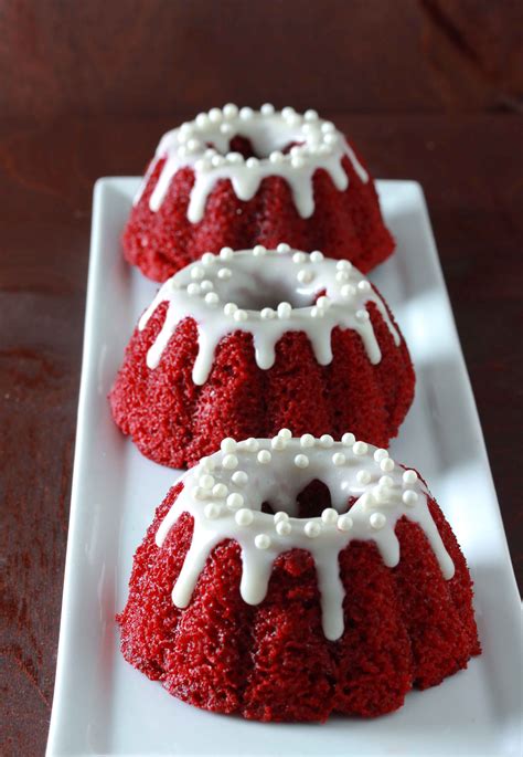 How many calories are in mini red velvet bundt cake - calories, carbs, nutrition