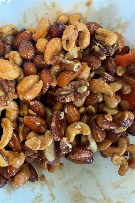 How many calories are in mixed nuts honey roasted - calories, carbs, nutrition