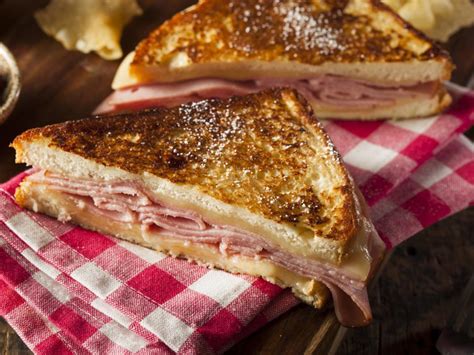 How many calories are in monte cristo sandwich - calories, carbs, nutrition