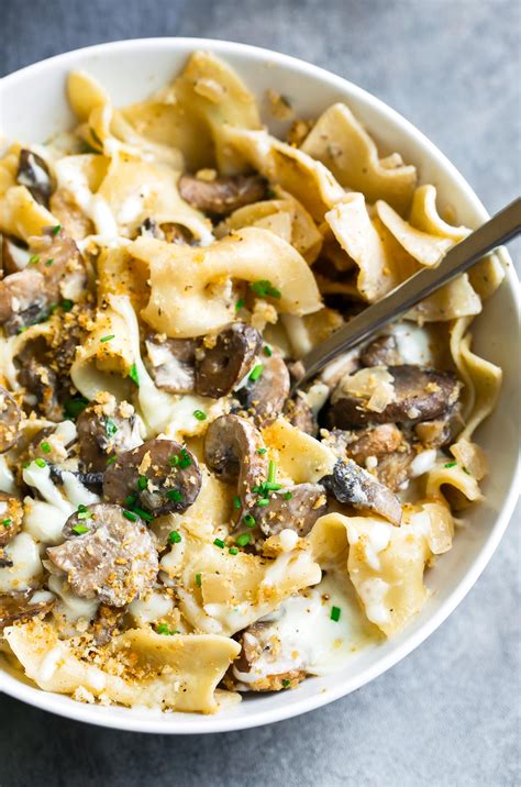 How many calories are in mushroom stroganoff served with boiled rice and peas - calories, carbs, nutrition