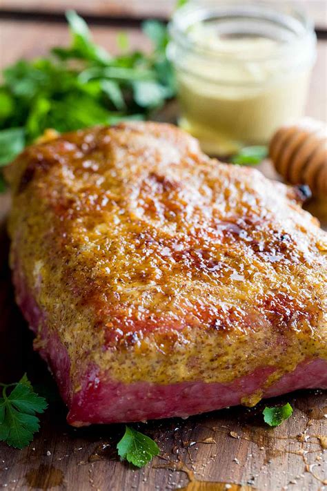 How many calories are in mustard apricot glazed corned beef - calories, carbs, nutrition