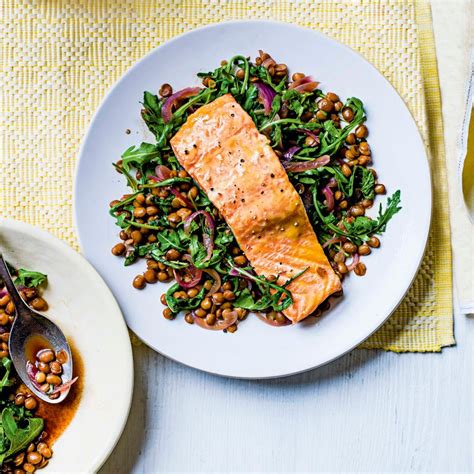 How many calories are in mustard glazed salmon, lentils, burre blanc - calories, carbs, nutrition