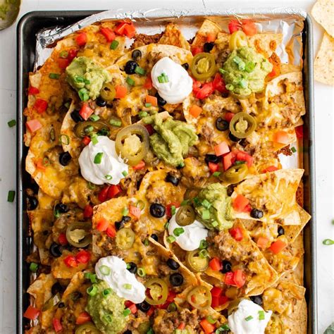 How many calories are in nachos supreme with beef - calories, carbs, nutrition