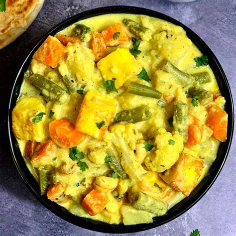 How many calories are in navratan korma (mixed vegetables) - calories, carbs, nutrition