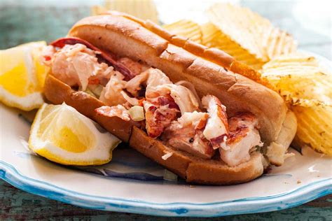 How many calories are in new england lobster roll - calories, carbs, nutrition