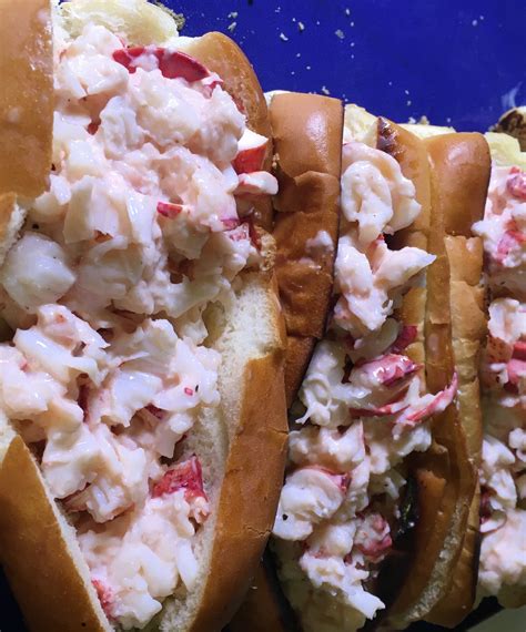 How many calories are in new england lobster roll platter - calories, carbs, nutrition