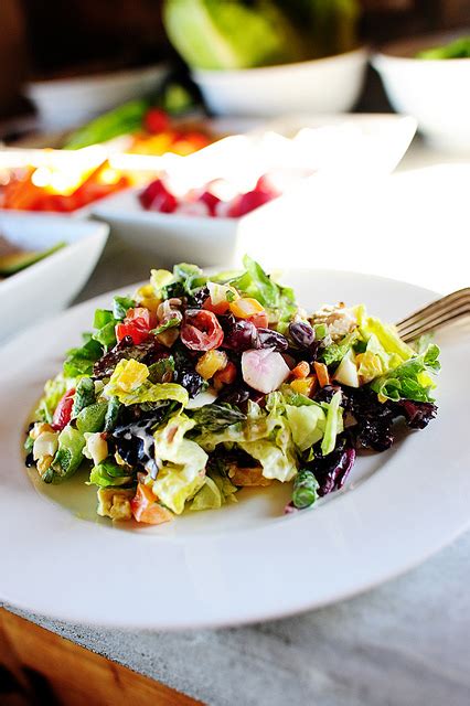 How many calories are in new york style chopped salad - calories, carbs, nutrition