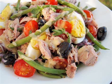 How many calories are in nicoise salad - calories, carbs, nutrition