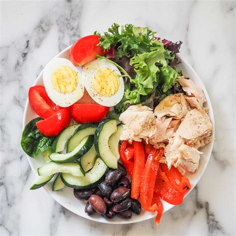 How many calories are in nicoise salad classique - calories, carbs, nutrition