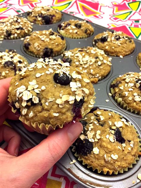 How many calories are in oatmeal, blueberry muffin - calories, carbs, nutrition