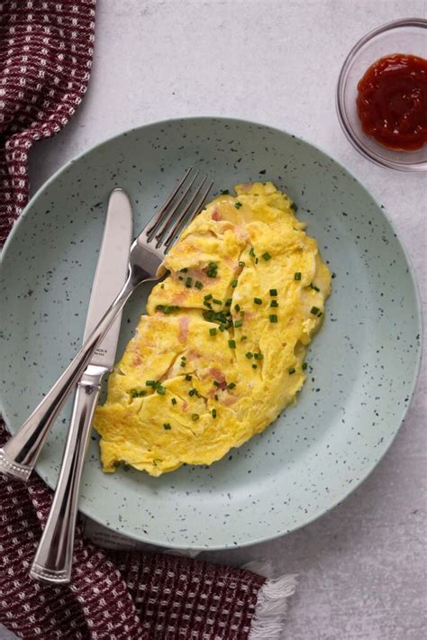How many calories are in omelet ham & gruyere - calories, carbs, nutrition