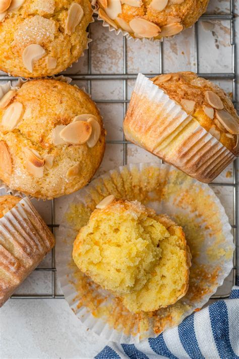 How many calories are in orange almond muffin (48754.43) - calories, carbs, nutrition