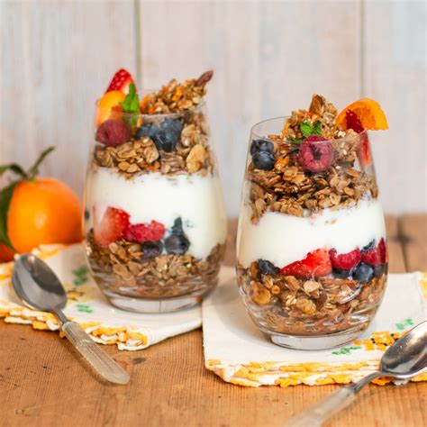 How many calories are in orange granola parfait - calories, carbs, nutrition