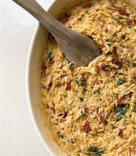 How many calories are in orzo, sundried tomatoes & walnut salad - calories, carbs, nutrition