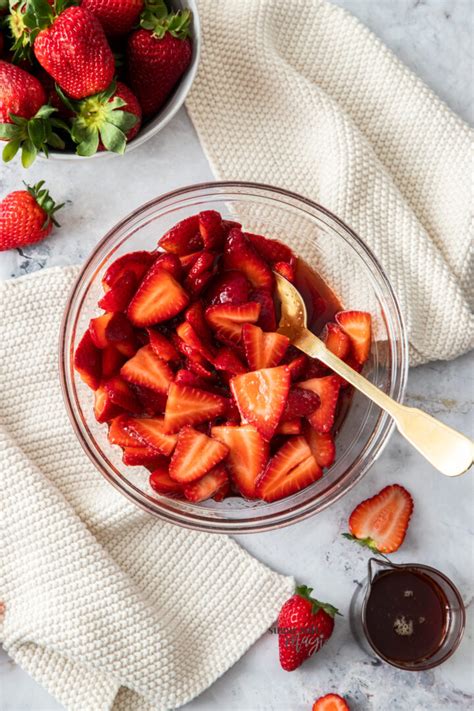How many calories are in pan fried macerated berries - calories, carbs, nutrition