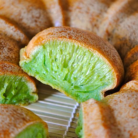 How many calories are in pandan bread - calories, carbs, nutrition