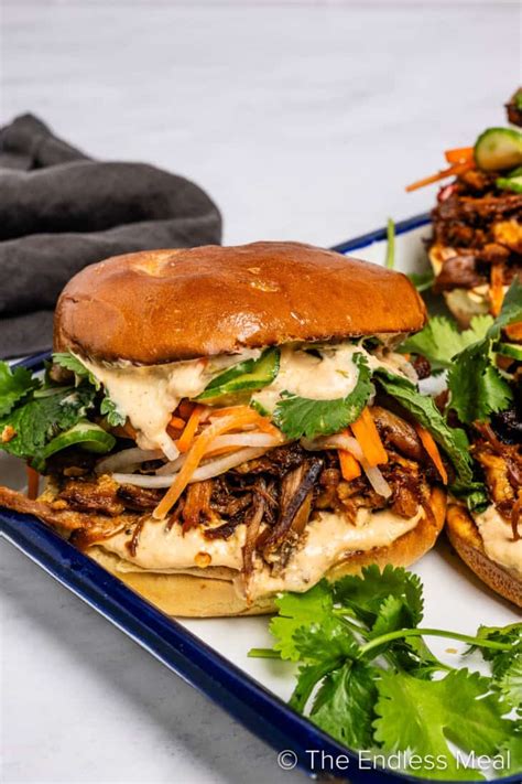 How many calories are in pandinis sand labretti korean pulled pork - calories, carbs, nutrition