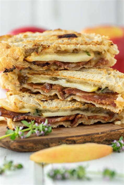 How many calories are in panini sweet applewood bacon cheddar sourdough - calories, carbs, nutrition